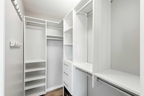212 Harvest Wood Way Ne, Calgary, AB - Indoor With Storage
