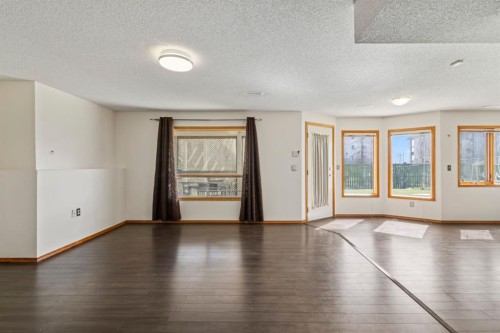 87 Applefield Close Se, Calgary, AB - Indoor