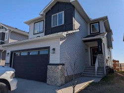 818 Edgefield Street Strathmore, AB T1P 0H6