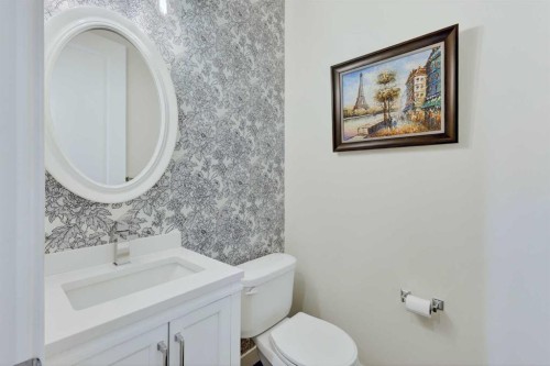 28 Walden View Se, Calgary, AB - Indoor Photo Showing Bathroom