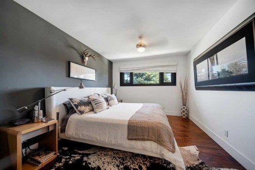 2007 Glenwood Drive Sw, Calgary, AB - Indoor Photo Showing Bedroom