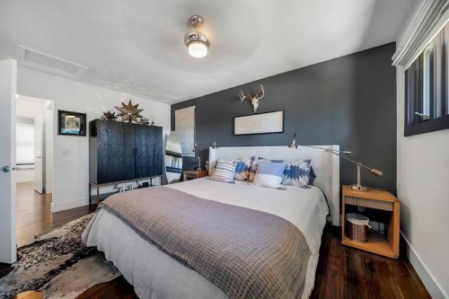 2007 Glenwood Drive Sw, Calgary, AB - Indoor Photo Showing Bedroom