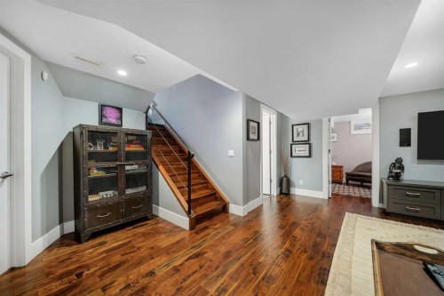 2007 Glenwood Drive Sw, Calgary, AB - Indoor