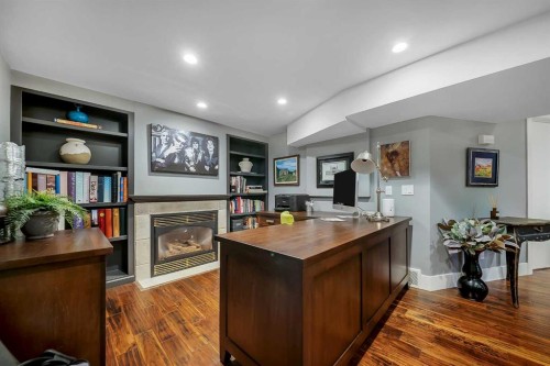 2007 Glenwood Drive Sw, Calgary, AB - Indoor With Fireplace