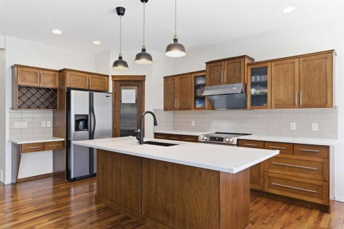69 Everoak Circle Sw, Calgary, AB - Indoor Photo Showing Kitchen With Upgraded Kitchen