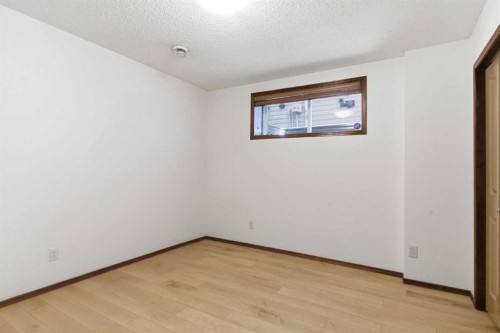69 Everoak Circle Sw, Calgary, AB - Indoor Photo Showing Other Room