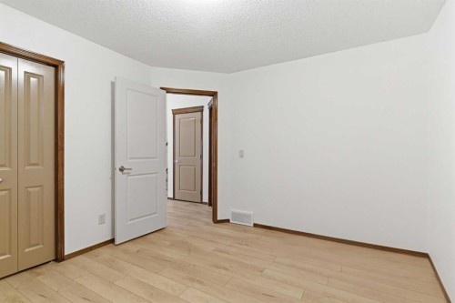 69 Everoak Circle Sw, Calgary, AB - Indoor Photo Showing Other Room
