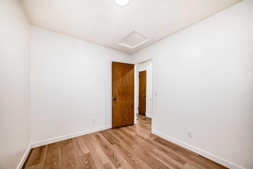 314 Castleridge Drive Ne, Calgary, AB - Indoor Photo Showing Other Room