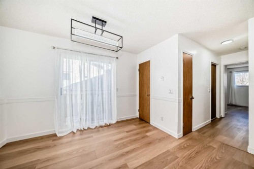 314 Castleridge Drive Ne, Calgary, AB - Indoor Photo Showing Other Room