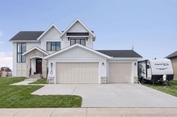 430 Monterra Bay Cochrane Lake, AB T4C 0G9