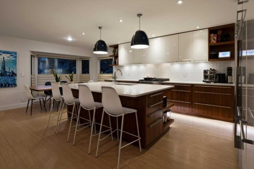 4208 15 Street Sw, Calgary, AB - Indoor Photo Showing Kitchen With Upgraded Kitchen