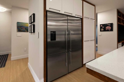 4208 15 Street Sw, Calgary, AB - Indoor Photo Showing Other Room