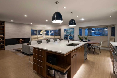 4208 15 Street Sw, Calgary, AB - Indoor Photo Showing Kitchen With Upgraded Kitchen