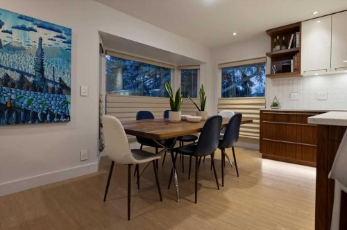 4208 15 Street Sw, Calgary, AB - Indoor Photo Showing Dining Room