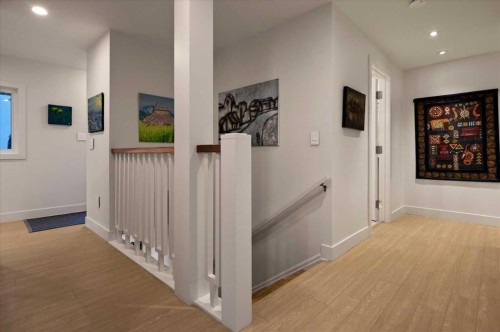 4208 15 Street Sw, Calgary, AB - Indoor Photo Showing Other Room