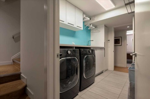 4208 15 Street Sw, Calgary, AB - Indoor Photo Showing Laundry Room