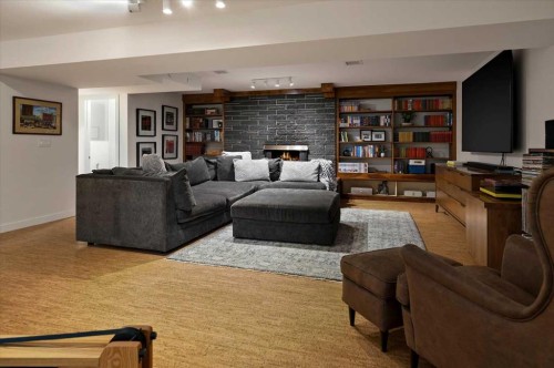 4208 15 Street Sw, Calgary, AB - Indoor Photo Showing Living Room
