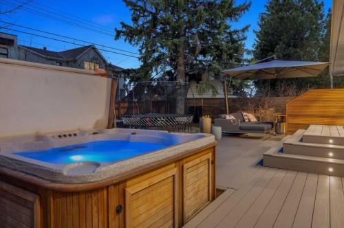 4208 15 Street Sw, Calgary, AB - Outdoor