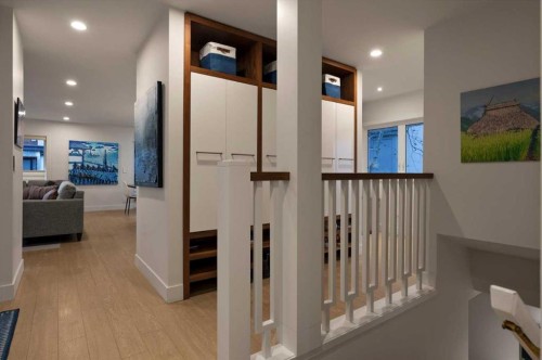 4208 15 Street Sw, Calgary, AB - Indoor Photo Showing Other Room