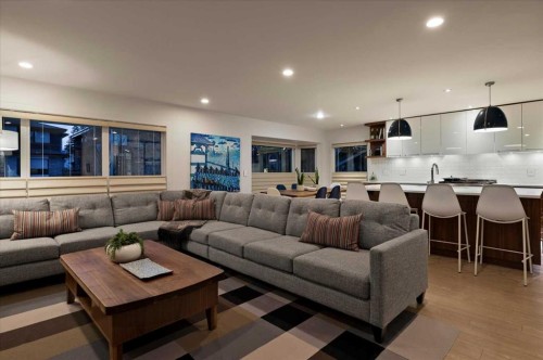 4208 15 Street Sw, Calgary, AB - Indoor Photo Showing Living Room