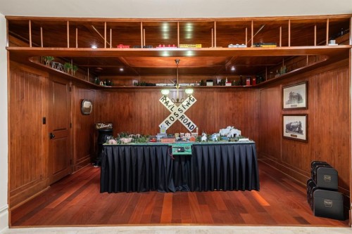 12231 Lake Louise Way Se, Calgary, AB - Indoor Photo Showing Other Room