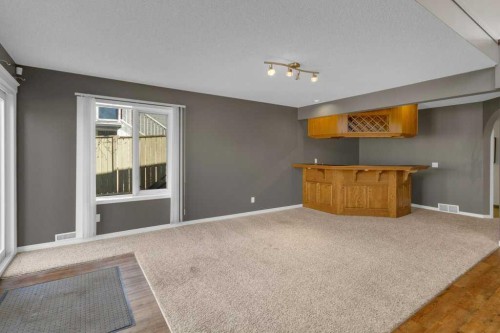63 Mt Assiniboine Circle Se, Calgary, AB -  With Exterior