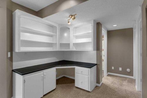 63 Mt Assiniboine Circle Se, Calgary, AB - Indoor