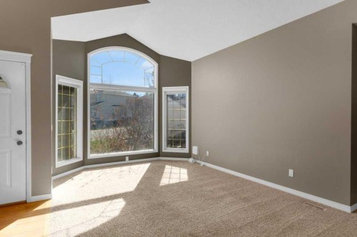 63 Mt Assiniboine Circle Se, Calgary, AB - Indoor Photo Showing Other Room