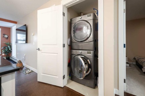 2105-11 Mahogany Row Se, Calgary, AB - Indoor Photo Showing Laundry Room