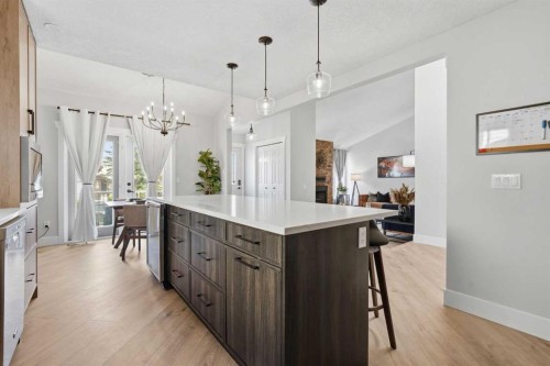71 Woodfield Drive Sw, Calgary, AB - Indoor Photo Showing Kitchen With Upgraded Kitchen