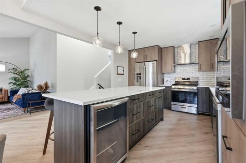 71 Woodfield Drive Sw, Calgary, AB - Indoor Photo Showing Kitchen With Upgraded Kitchen