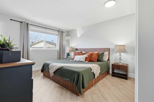 71 Woodfield Drive Sw, Calgary, AB - Indoor Photo Showing Bedroom