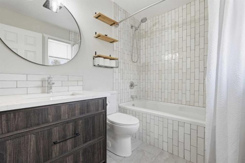 71 Woodfield Drive Sw, Calgary, AB - Indoor Photo Showing Bathroom