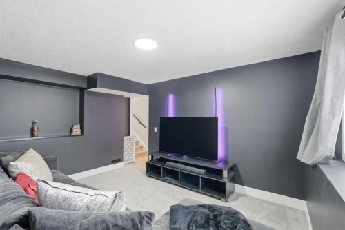 71 Woodfield Drive Sw, Calgary, AB - Indoor