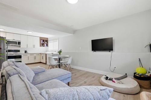 71 Woodfield Drive Sw, Calgary, AB - Indoor Photo Showing Other Room