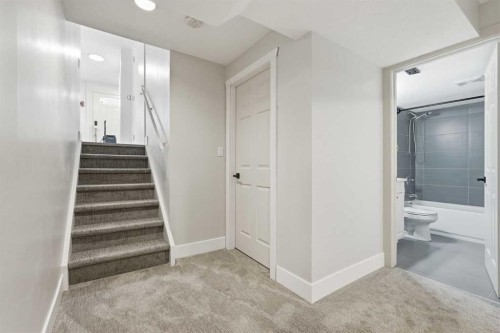 71 Woodfield Drive Sw, Calgary, AB - Indoor