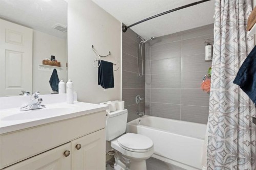 71 Woodfield Drive Sw, Calgary, AB - Indoor Photo Showing Bathroom