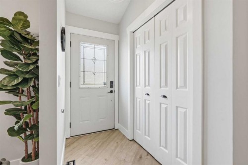 71 Woodfield Drive Sw, Calgary, AB - Indoor Photo Showing Other Room