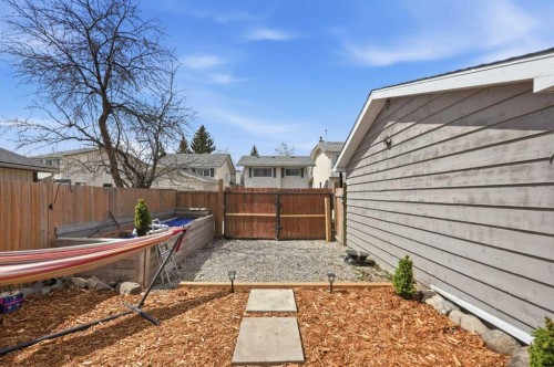 71 Woodfield Drive Sw, Calgary, AB - Outdoor