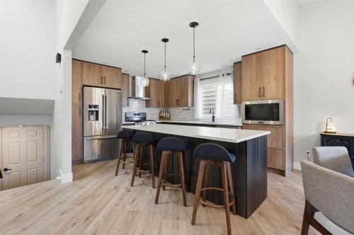 71 Woodfield Drive Sw, Calgary, AB - Indoor Photo Showing Kitchen With Upgraded Kitchen