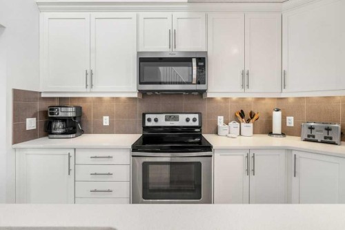 142 Auburn Crest Way Se, Calgary, AB - Indoor Photo Showing Kitchen