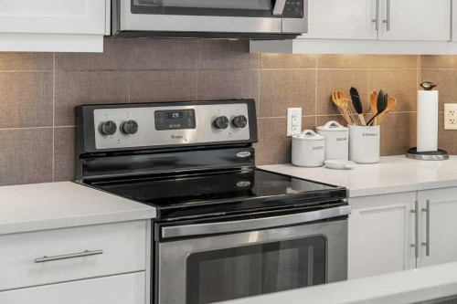 142 Auburn Crest Way Se, Calgary, AB - Indoor Photo Showing Kitchen