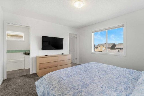 142 Auburn Crest Way Se, Calgary, AB - Indoor Photo Showing Bedroom