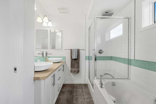 142 Auburn Crest Way Se, Calgary, AB - Indoor Photo Showing Bathroom