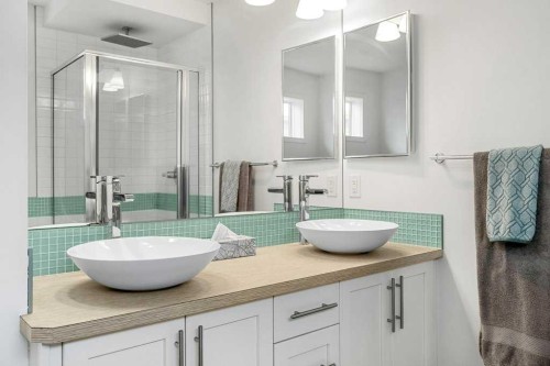142 Auburn Crest Way Se, Calgary, AB - Indoor Photo Showing Bathroom