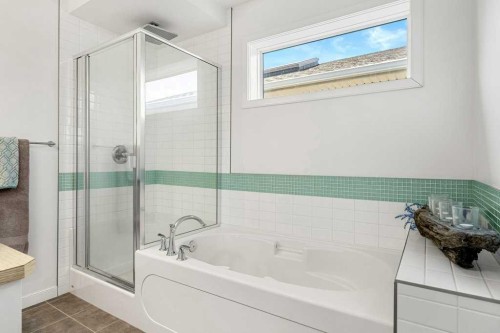 142 Auburn Crest Way Se, Calgary, AB - Indoor Photo Showing Bathroom