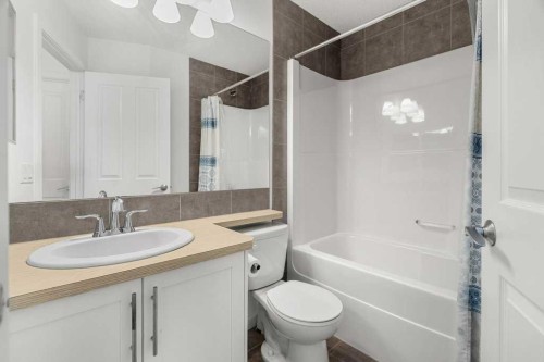 142 Auburn Crest Way Se, Calgary, AB - Indoor Photo Showing Bathroom