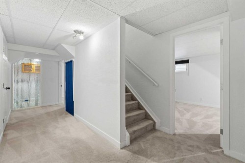 164 Sun Valley Drive Se, Calgary, AB - Indoor Photo Showing Other Room