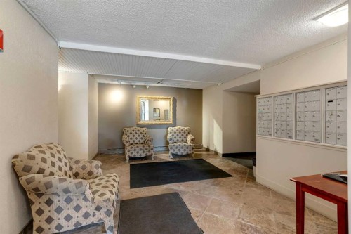 307-903 19 Avenue Sw, Calgary, AB - Indoor Photo Showing Other Room