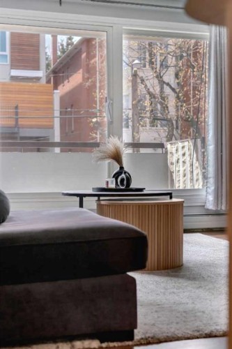 307-903 19 Avenue Sw, Calgary, AB - Indoor Photo Showing Other Room